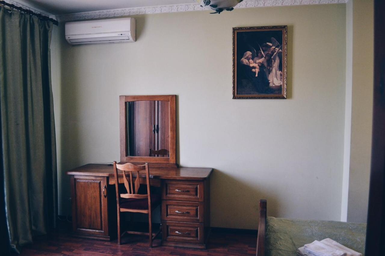 3-Room Apartments In Central City Лвив Екстериор снимка