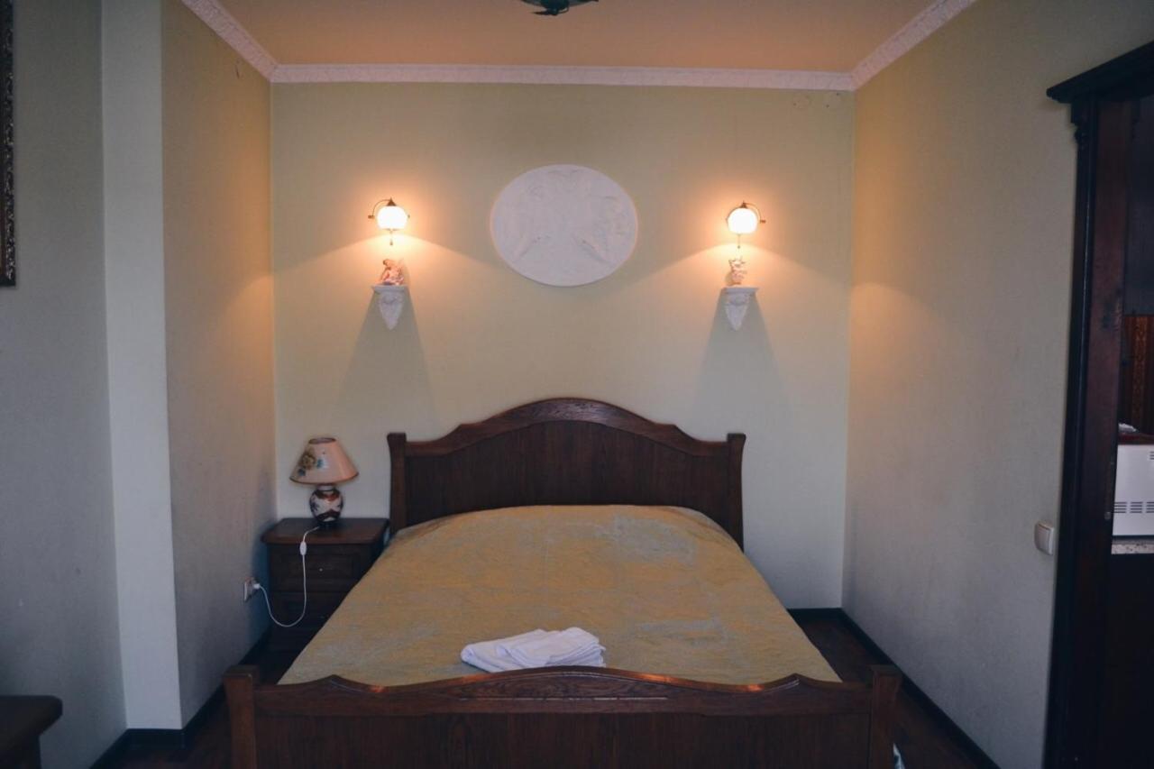 3-Room Apartments In Central City Лвив Екстериор снимка