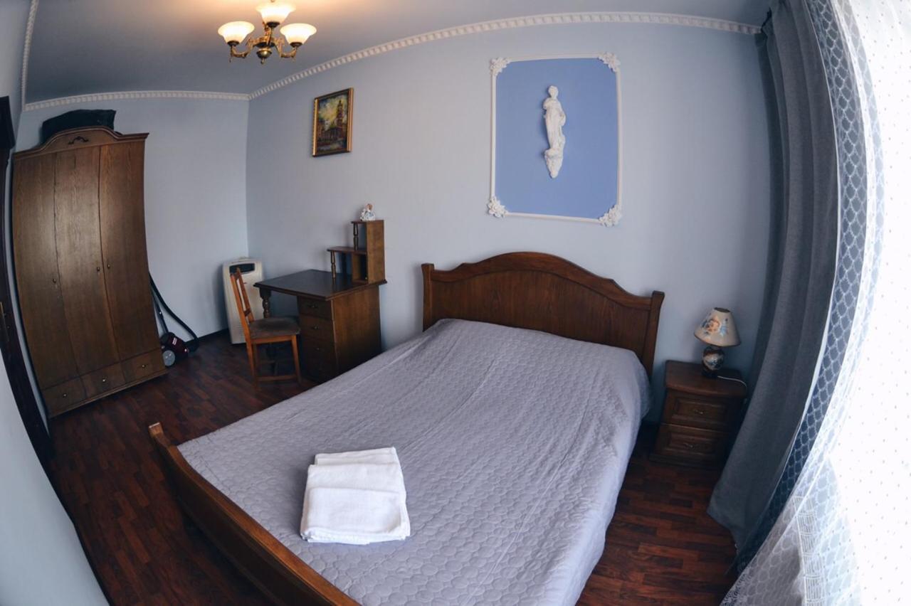 3-Room Apartments In Central City Лвив Екстериор снимка