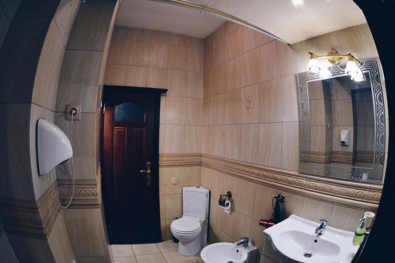 3-Room Apartments In Central City Лвив Екстериор снимка